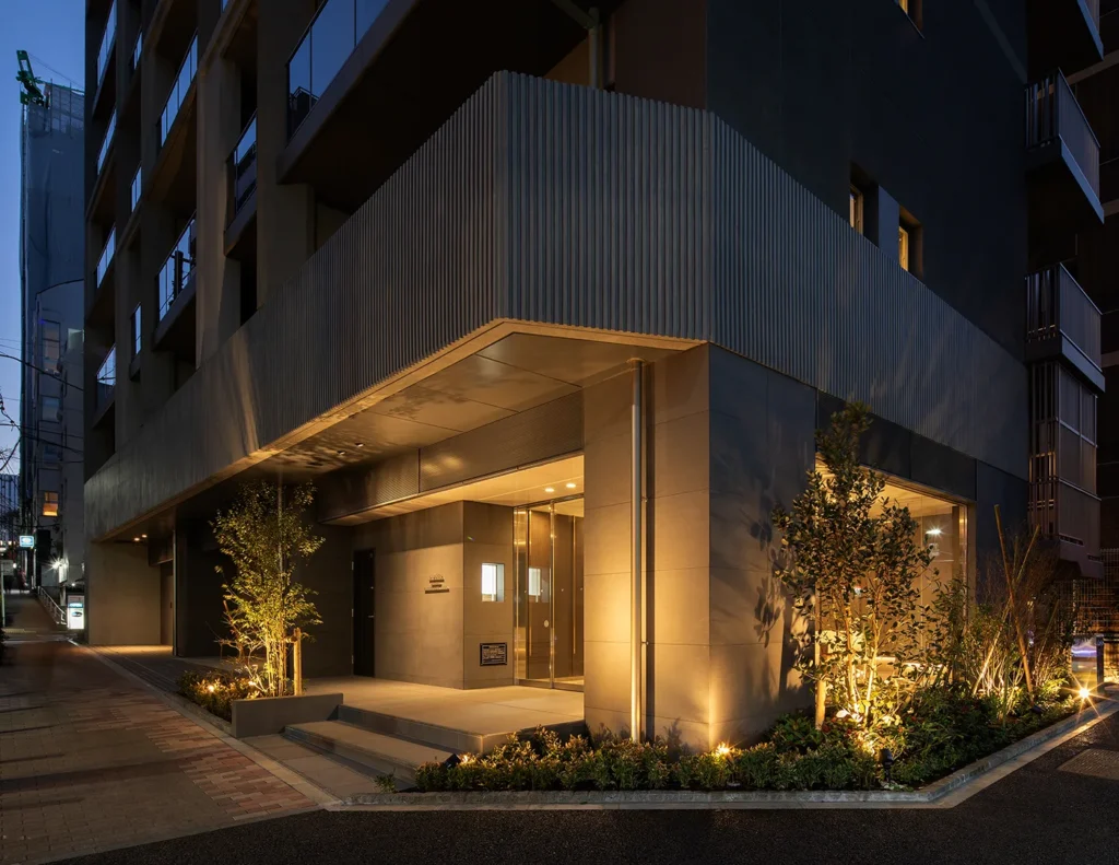 08.北東面外観夕景【リビオメゾン御茶ノ水EAST】