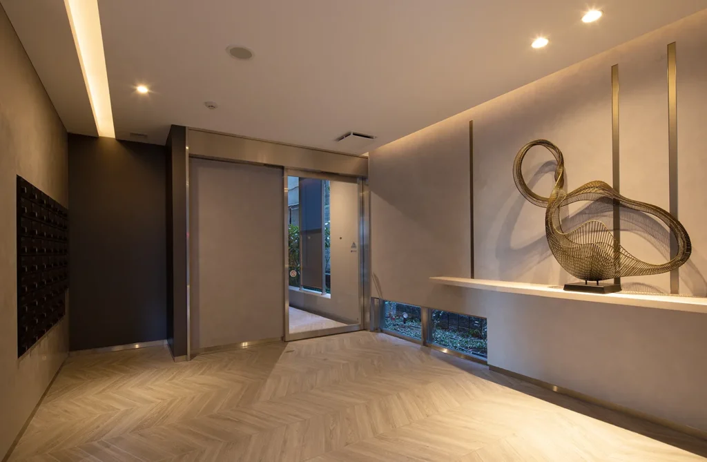 12.エントランス【リビオメゾン御茶ノ水EAST】